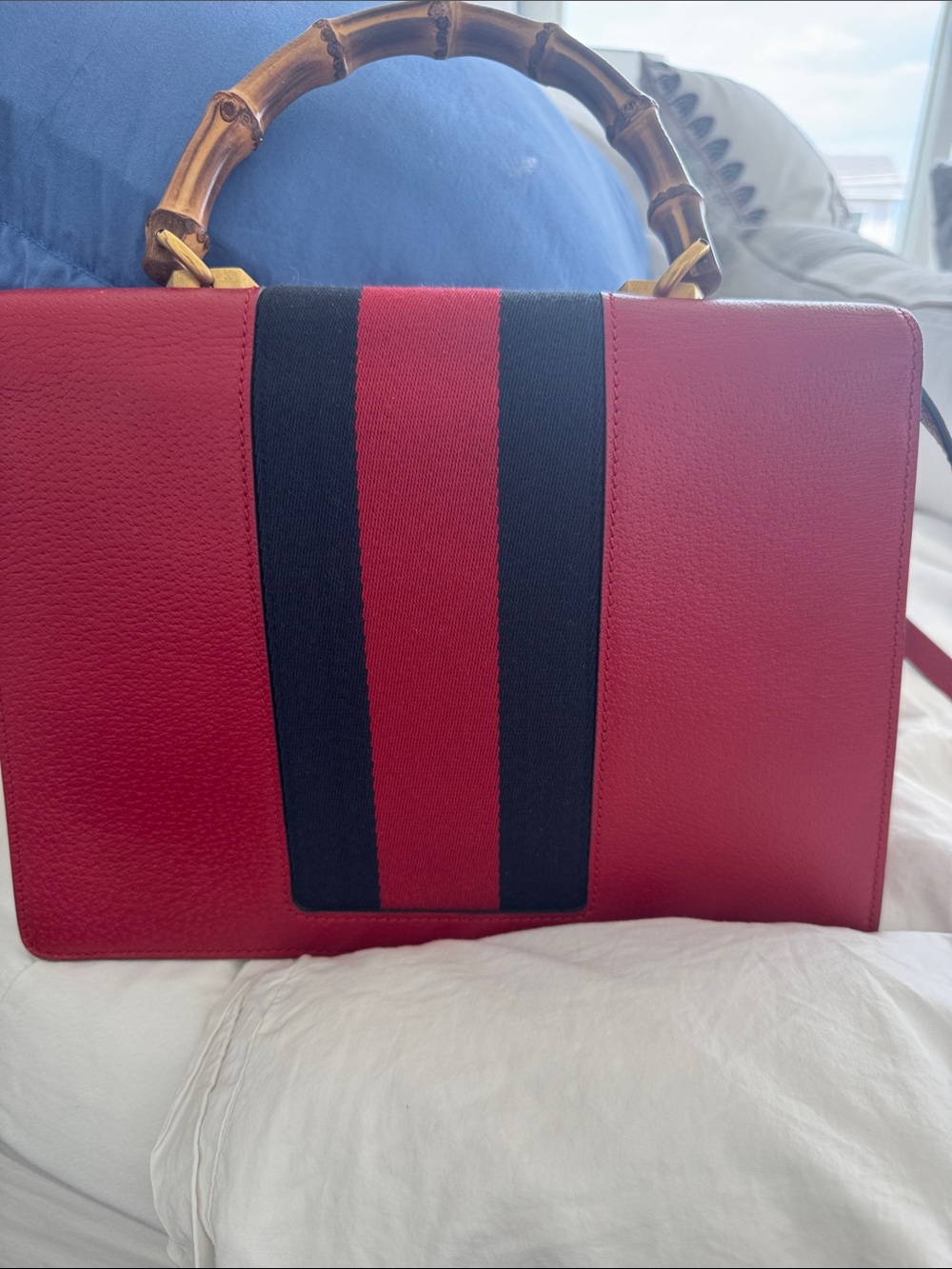 Gucci Falena shoulder bag in red calf leather with butterfly motif and bamboo - Picture 5 of 13